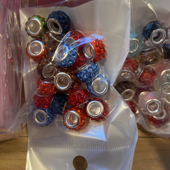 BEADS AND BEADING SUPPLIES- huge assortment! - Picture 8 of 12